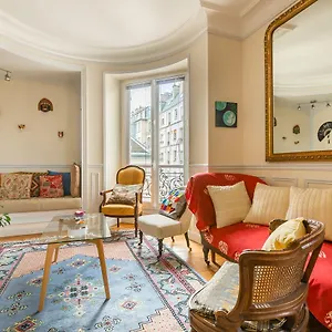 Apartment Veeve - Overlooking The Seine On Ile De La Cite, Paris