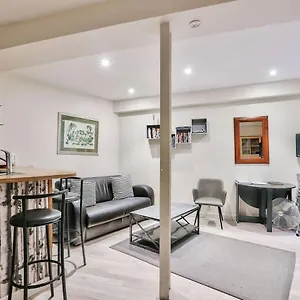Apartment Charming 2 Bedroom In The Heart Of, Paris
